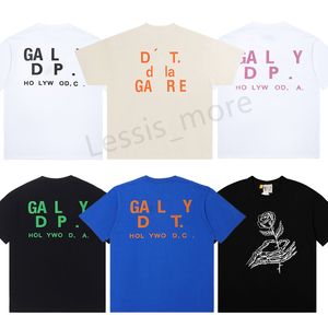 Summer Mens Designer T-shirt Tops Tshirt Femme Graphic Tee Luxury Casual Black Cloths pour amoureux Letter Crew Neck Fashion Hip Hop Coton