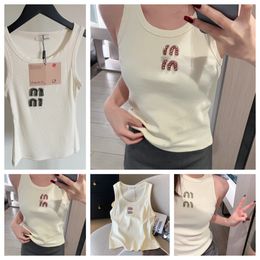 Vêtements pour femmes T-shirt Designer Femmes Sexy Halter Tops Party Crop Top Broidered Top Spring Summer Backless Himistone Sex Shirt