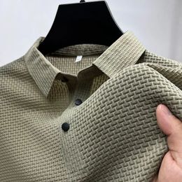 Zomer heren lopup hollow shortsleeved polo shirt ijs zijden ademende zakelijke mode t -shirt 2024 mannelijk merk kleding 240429