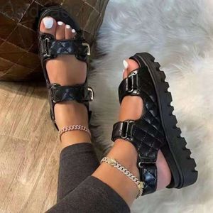 Zomer nieuw mode platform sandalen Designer glijbanen dikke bodemronde kopronde vrouwelijke flats sandaal sandaal plus size schoenen