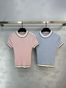 Été nouveau tricot tricoté avec une palette de couleurs claires, simple et polyvalente