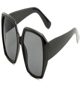 Summer New Man Fashion Sunglasses UV400 Femmes conduisant des verres de plage pour femmes Sports de vélo de soleil extérieur Good Y 7438814