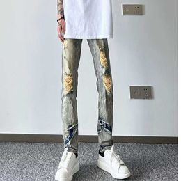 Zomer Nieuwe Modder Gele Vijfpuntige Ster Gebroken Gat Jeans voor Herenmode High Street Jiangsu Zhejiang Shanghai Netwerk Rode Slim Fit Student Voeten Broek