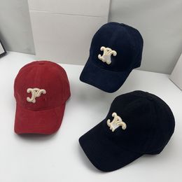 Verano Nuevo estilo Diseñador para hombre Sombrero de cubo para hombres Mujeres Marca Letra doble Gorras de bola 4 estaciones Ajustable Deportes de lujo Sombreros de béisbol marrones Gorra Encuadernación Sombreros para el sol