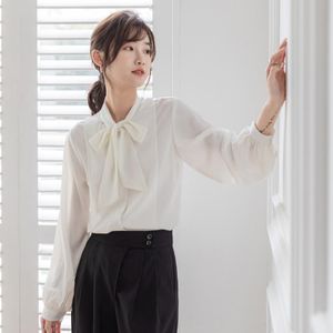 Chemise blanche à manches longues pour femmes de bureau d'été chemisier en mousseline de soie arc haut pour femme vêtements coréens 210514