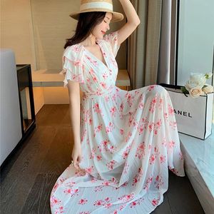 Été rose imprimé floral plissé femmes plage boho col en V papillon manches volants moyenne longue robe en mousseline de soie 210416