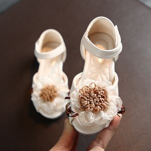 Sandales de tout-petits roses d'été avec de grandes fleurs mignonnes douces filles mode 2024 Nouvelle plage sandales non glissantes bébé princesse chaussures en plein air sandales