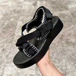 Sandalias de plataforma de verano zapatos para mujeres Cinta mágica Peep Toe Beach Shoes Designer Gladiator Sandalias