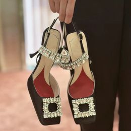 Sandalias de tacón alto con hebilla cuadrada y diamantes de imitación para verano, tacones altos con temperamento, vestido sexy, zapatos de banquete para mujer, nuevos tacones de aguja 2023