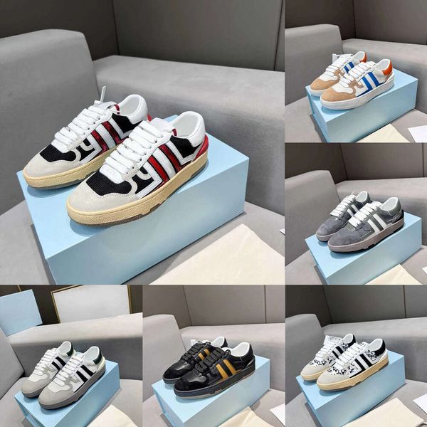 Zapatillas de verano para hombres de lujo zapatos para mujeres zapatillas de zapatilla de arcilla de cuero casual plano deportivo clásico calzado de moda alemán talla 35-44