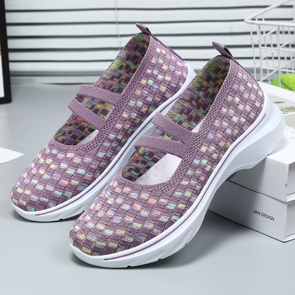 Chaussures de course d'été Nouveau confort de chaussures de femmes décontractées mode semelle douce Sole respirant creux de chaussures plates pour femmes zapatos de mujer