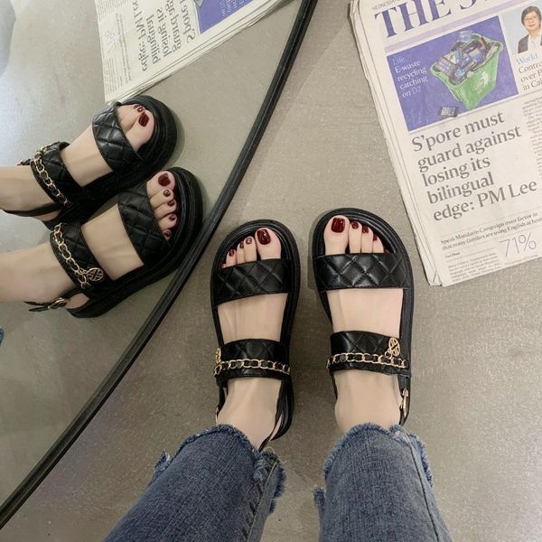 Sandalias de verano, cadena de fondo plano a la moda, suelas blandas para exteriores, masaje de pies, compras, zapatillas frescas, venta directa de fábrica