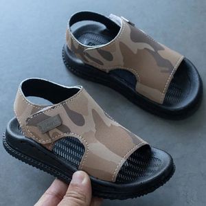 Zomersandalen voor jongens Camouflage Gedrukte casual schoenen voor kinderen Softsleed Pu Leather Beach Sandalen voor tienerjongen 240409