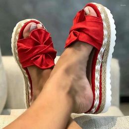 Sandales d'été ouverts sovelles de femmes chaussures toe femme décontractée cale de fond épais