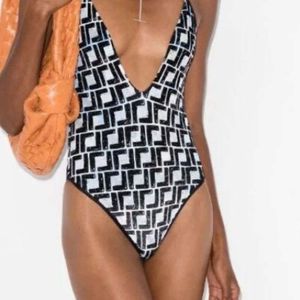 Cuisse de bain sexy en été de créatrice de maillot de bain Bikini Lettre de mode imprimer un morceau de maillot de bain de plage en deux pièces