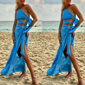 Zomer sexy riem onregelmatige mouwloze jurk voor vrouwen 2024 Nieuwe blauwe taille uitgesneden boogontwerper Europeaan Amerikaanse jurken sexy FZ2405111