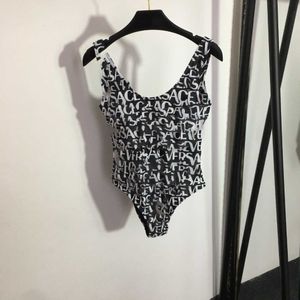 Zomer Shenzhen Nanyou Fanjia Nieuwe full body Letter Gedrukt Sexy Open Back One Piece Swimsuit met borstkussentjes