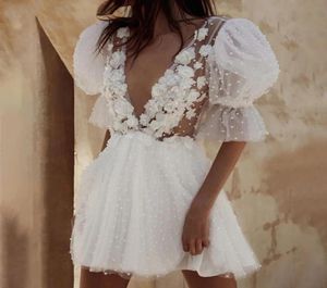 Summer Short A Line Wedding Dress hundido Vneck Medias Pearls Pearls Flowers Mini Bride Dresses Boho Beach Sexy Backless I6015755