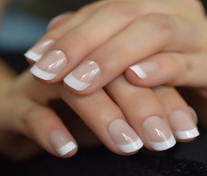 Summer Short Natural Nude blanc français Tips de clous faux faux ongles UV Gel Presse sur Ultra Easy Wear pour le bureau à domicile USE3162624