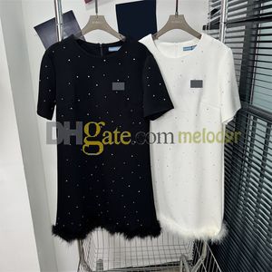 Vestido de manga corta de verano con diamantes de imitación brillantes para mujer, camiseta, vestido clásico con insignia, falda holgada de retales de piel, faldas informales de diseñador