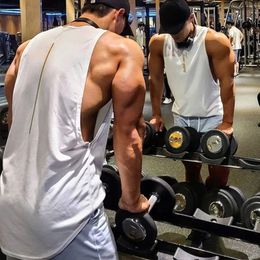Summer sin mangas Top Men Muscle Tshirt Sporting Gym Gym Clothing Mens Fitness Sports White Tops Man DeBardeur Hommes 240329