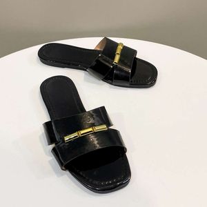 Zomer slipper dames dames hoogwaardige slides sandalen dames nieuw modeontwerp strand flat schoenen vrouwelijke slippers