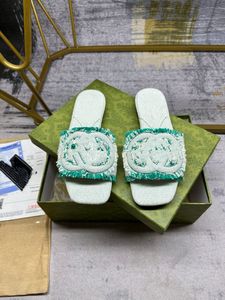 zomer slippers luxe ontwerper zonnig strand sandaal kussen zwembad glijbanen vintage schoen dames mode zachte platte schoenen met groene doos maat 35-41