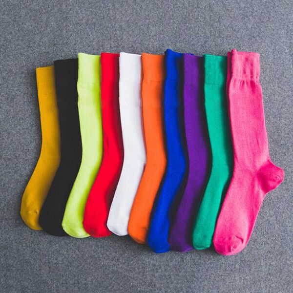 Chaussettes de sport d'été pour femmes, couleur unie, simples, douces, avec lettres imprimées, longues