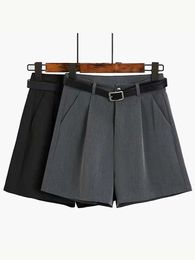 Verano recto Casual conjunto de cintura alta 2023 nuevo botón coreano sólido negro gris Bermudas pantalones cortos de mujer P230606
