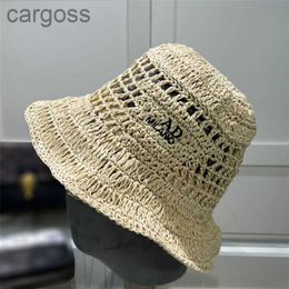 Chapeau de paille d'été Luxury Designer Bucket Hats Hand Woven Beach Cap en tricot tricot pour femmes Casquette Mens Fashion Sun Eofu