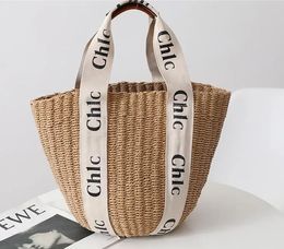 Zomerstro geweven mandtassen Designer Raffia's Handtassen voor vrouwen Handgemaakte Travel Seaside strandtas Nieuwe handvat emmertas winkelen Tas Bag Bolsa