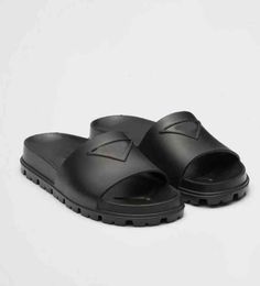 Verano Streetwear Casual Sandalias Zapatos Triángulo en relieve Goma Diapositivas Mujeres Hombres