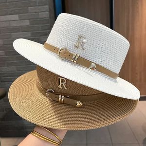 Zomerzonhoed Flat Top Straw Hats For Women Metal R Letter Fashionable Beach Females Travel Holidays Boater 240423