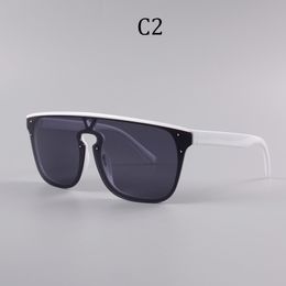 Gafas de sol de verano para hombres y mujeres estilo antiultravioleta retro placa cuadrada marco completo moda anteojos al azar box1082