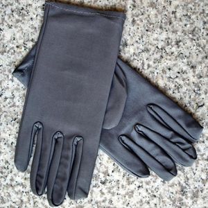Diseño de guantes cortos superelásticos de verano Protección solar Protector solar Oversleeps Antideslizante Mujer1