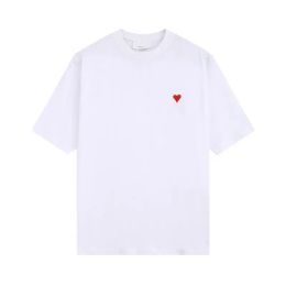T-shirts d'été Tshirts T-shirt de coeur brodé de printemps pour hommes pour hommes Round Neck Fashion Brand T-shirt A3