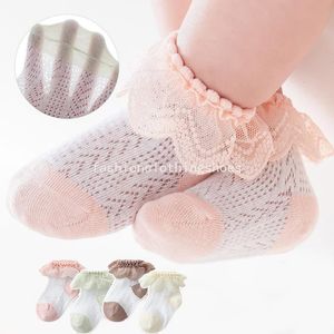 Zomer dunne ruches sokken voor babymeisjes ademende gaas pasgeboren korte sok elastische zachte katoenen baby prinses sokken