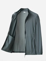 Été UPF 40 UV preuve hommes peau manteaux col montant respirant léger mince CoolSunscreen vêtements vestes décontractées grande taille 8XL 240115