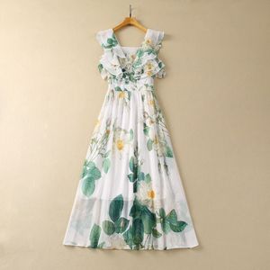 Robe à volants à imprimé floral blanc d'été