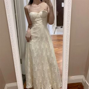 Été blanc Vintage sangle Dres dos nu Sexy Midi robe élégante taille haute dentelle imprimé décontracté robe de fée 220509