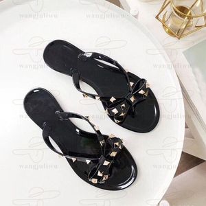 Summer Women Beach Flip Flops Fashion Rivet Flat Slipper Ladys Bowknot Slide Fashion Jelly Sandals Chaussures