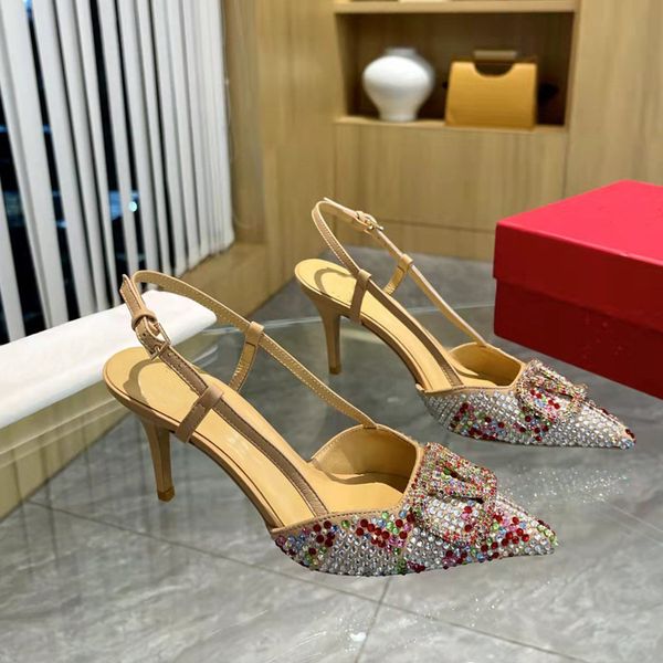 Verano Mujer Sandalias de moda Diseñador Elegante Rhinestone Tacones altos Cómodo Desfile de moda Zapatos de boda únicos de gran tamaño