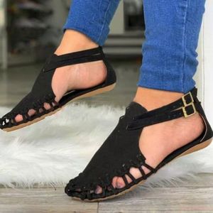 2021 Zomer Vrouwen Platte Sandalen Gladiator Zwart Gesloten Teen Dames Schoenen Gesp Strap Roman Beach Vrouw Mujer