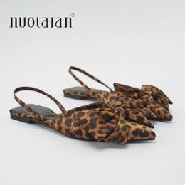 Summer Women Sandalias planas puntiagudas Sandalias sin tacones Leopardo Estampado Damas marca Casual Slingback Flats Low Shoes 240411