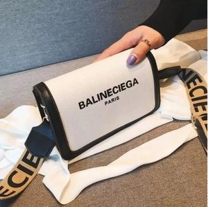 Été femmes sac à main et sacs à main 2023 nouvelle mode décontracté petit carré sacs de haute qualité Unique concepteur épaule Messenger Bags23