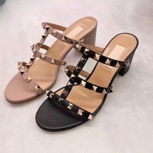 Vrouwen Sandalen Designer Hoge Hakken Slippers Klinknagels Meisjes Bezaaid Cool Slides Jelly Peep Toes Schoenen Zomer 35-44