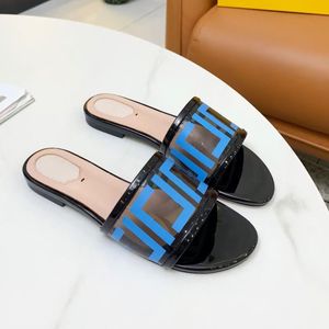 Mooie zomersandalen voor dames Modeontwerper transparante platte pantoffels Casual comfortabele open strandschoenen
