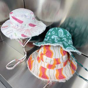 Zomer Dames Bob Designer bucket hat Outdoor Vakantie Reizen pet Zonbescherming Metalen Letter Printing Brede Rand Hoeden