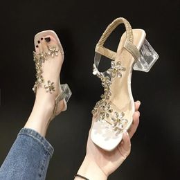 Zomer vrouwen sandalen PVC Crystal Flower Decoratie Dieschakelige hiel Peep Toe Back Riem Elastische band Elegant Fashion Shoes Ladies 240422