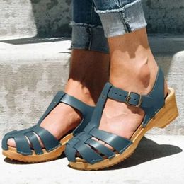 Sandales d'été Sandales T Srap Hollow Out Mid Talels Platform Gladiator Ladies chaussures fermées Plage Sandalias Mujer 41de OE